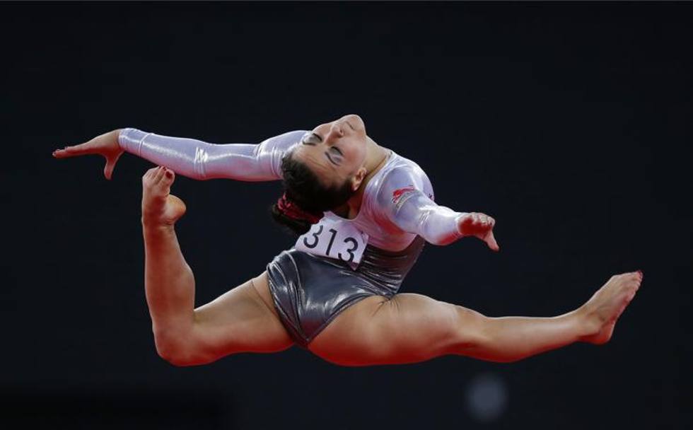La determinazione dimostrata dalla giovanissima ginnasta, oltre ad una tecnica invidiabile, ha scomodato il confronto con ginnaste di fama mondiale del calibro di Olga Korbut e Nadia Comaneci. (Reuters)
